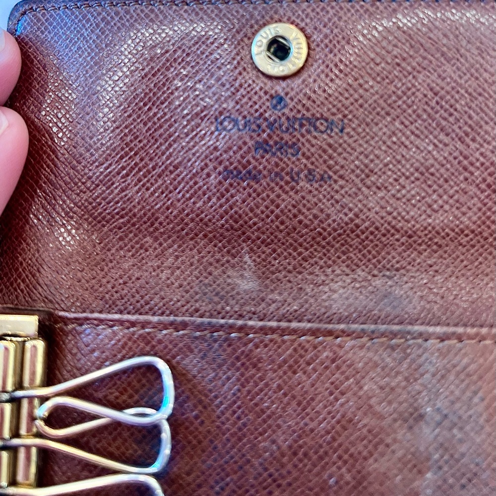 Louis Vuitton Monogram 4 Key Case - Picture 5 of 7